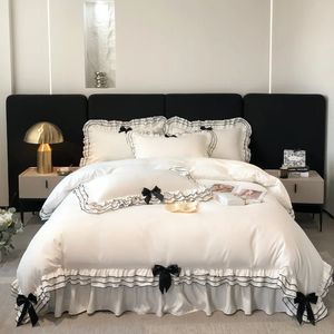 Parure de lit princesse en dentelle, Style coréen blanc, à volants, avec nœud noir et rouge, housse de couette, jupe de lit ou drap-housse, taies d'oreiller, 240112