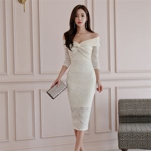 Robe en dentelle blanche dames coréennes Sexy hors épaule demi sans manches soirée robes serrées pour femmes vêtements 210602