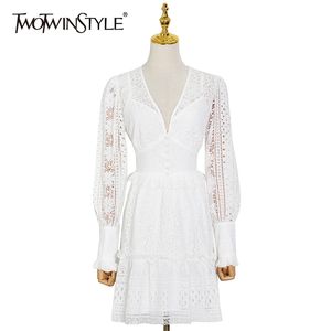 Witte kant elegante jurk voor vrouwen v-hals lange mouw hoge taille holle midi jurken vrouwelijke mode kleding 210520