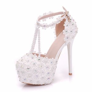 Chaussures de mariage en dentelle blanche fleur personnalisées perles boucle sangles chaussures de robe de mariée 5 pouces haut talon t-sangles pompes de cérémonie