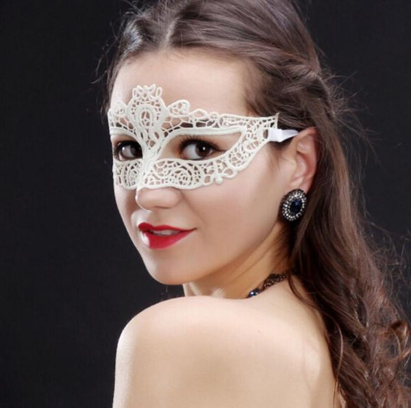 Masques de fête en dentelle blanche mascarade Convient aux fêtes de Noël et d'Halloween Plusieurs styles de masques de toutes sortes