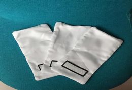 Sac d'emballage de bijoux de lettre blanc pochettes de bijoux avec tampon pour l'affichage cadeau de haute qualité6792817