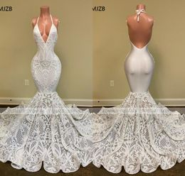 Robes de bal de style sirène blanche longue 2022 sexy licou dos nu paillettes scintillantes fille noire africaine robe de soirée formelle8930584