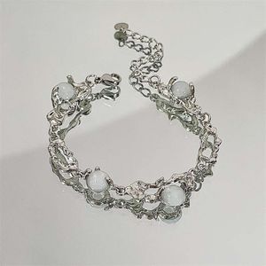 White Moonlight Forest ~ Bracelet de perle ronde haut de gamme, femelle Xia Instagram, design unique, meilleur ami du couple, artisanat rouge Internet