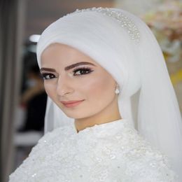 Veils de mariée musulmane blanche 2019 perles perles tulle mariage hijab pour arabie saoudite mariées personnalisées du bout des doigts veils de mariée 260g