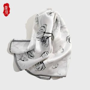 Foulard en soie naturelle blanche femmes imprimé lotus 100% soie véritable doux élégant moyen 65cm carré wrap châle foulards légers dame cadeau Q0828