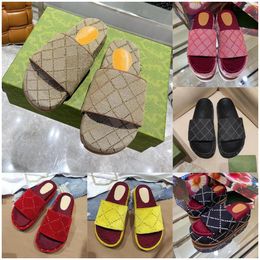 Sandales de créateurs Pantoufles de mode pour femmes toile brodée Mules plates Plate-forme brodée en lin à talons hauts Sliders de plate-forme Chaussures