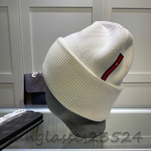 White Pra Classic gebreide hat -merklogo, herfst- en wintermode -accessoires, comfortabel, warm en ademend, briefstickers 202221