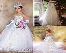 Witte Prinses Baljurk Bloemenmeisjesjurken 2021 Glinsterende Kristallen Kralen Strapless Kinderen Formele Optocht Feestjurk Kant Geappliceerd 3105320