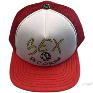 White Red Mesh Baseball Cap Hat Ch Sex Records Matty Boy Graffiti -serie Fedora voor mannen en vrouwen Summer Outdoor Caps Designer Bean224U