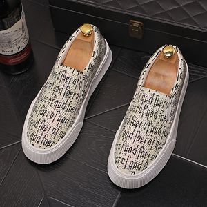 Robe en strass blanc chaussures de mariage classique européen semelle épaisse homme baskets mode bout rond Sport de plein air skateboard mocassins de marche