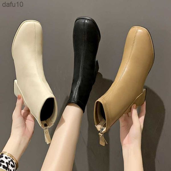 Zapatos blancos, botas de cuero a media pierna para mujer, botas de mujer con punta redonda, diseñador de lujo, bajo 2021, moda a media pantorrilla, goma para mujer, Roma B L230704