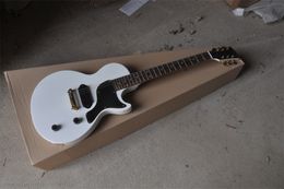 Guitarra eléctrica blanca de seis cuerdas con pastilla única, podemos personalizar varios estilos de guitarras.