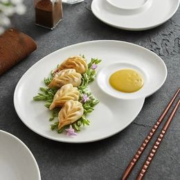 Plaque de partition en spirale blanche Soumpling en céramique Sushi avec vinaigre plat créatif el restaurant Fries crevet 240415