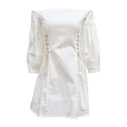 Mini abito corto estivo con maniche a sbuffo bianco senza spalline senza spalline con spalle scoperte D0634 210514