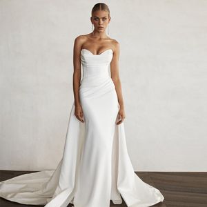 White Sweetheart Mermaid Wedding Dresses Detachable Train Ruched Satin Bridal Gown with Split Novia De Noche