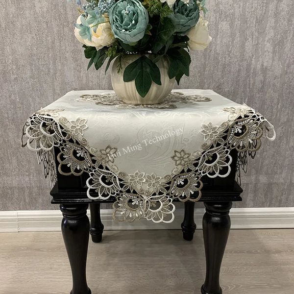 Nappe blanche Nappe carrée de luxe broderie dentelle table à manger couverture table jupe fleur nappes élégantes serviettes 240220