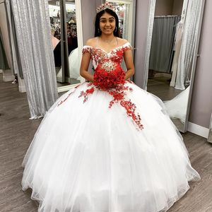 Witte tule quinceanera jurken prom baljurken rood borduurwerk kralen halter top backless sweet 15 jurk pageant prom jurken feestavond