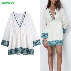 Blanc Vintage contraste broderie Mini robe femmes été Texture plissée femme robes à manches longues Smock Design Vestido 210430