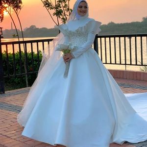 Vestidos de novia blancos para Hijab, vestidos de novia musulmanes de cuello alto, manga larga, vestido de novia árabe de cristal de Dubái