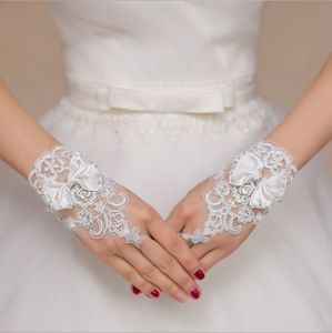 Witte bruiloft handschoen etiquette korte handschoen strikknoop met diamanten kant open vinger vingerloze trouwjurkaccessoires