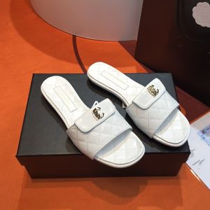 White Femmes Chaussures Designers Pantoufles Prestige Custom Cust Mouton Doublure Haute Qualité Open Toe Pied Trensé Artistes à la mode