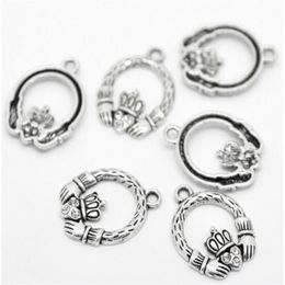 Todo-100 Uds. Colgantes de anillo Claddagh con diamantes de imitación en tono plateado antiguo, 25x18mm, accesorios para joyería, fabricación DIY entera J0506198d