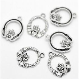 Todo-100 Uds. Colgantes de anillo Claddagh con diamantes de imitación en tono plateado antiguo, 25x18mm, accesorios para joyería, fabricación DIY entera J0506292S