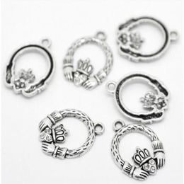 Todo-100 Uds. Colgantes de anillo Claddagh con diamantes de imitación en tono plateado antiguo, 25x18mm, accesorios para joyería, fabricación DIY entera J0506299q