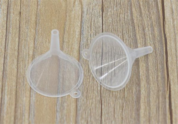 Entier 10pcs petit plastique pour parfum diffuseur bouteille mini huile liquide Funnels Labs5445380