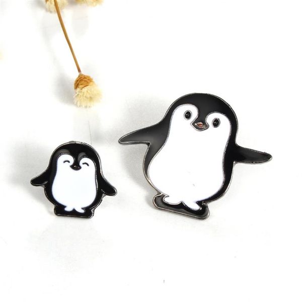 Whole- 1 pc Harajuku Alliage Émail Kawaii Blanc Noir Pingouin Broche Badges Épinglettes Sûr Broches Écharpe Cool Garçon Femmes Jewelr281y294M