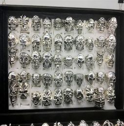 Lote de 50 piezas enteras Lote Gothic Big Skull Ring Bohemian Punk Vintage Estilo Silver Mez de mezcla Mensor de moda Tamaño del anillo de esqueleto 2261C6249979