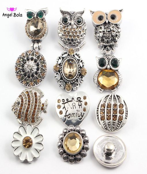 50pcsLot entier styles de mélange de haute qualité mode 18mm boutons pression en métal strass ajustement noosa morceaux gingembre bracelet collier e4305510