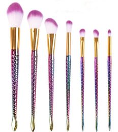 Les pinceaux de maquillage pourpre entièrement 7pcs ensemble en nid d'abeille arc-en-ciel de fond de teint de fond de teint à adoles