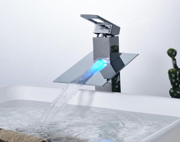 Grifo de lavabo de baño completo y al por menor con luz LED, grifo mezclador de lavabo montado en cubierta con caño de cascada de latón cromado, 1118644