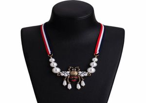Bohemian Fashion Crystal Pearl Bee Pendant Collier Ribbon à rayures Chaîne Chaîne Femme Bijoux Charme ACCESSOIRES9566558