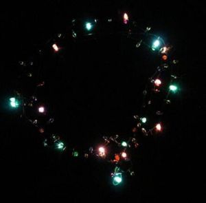 Collier d'ampoules clignotantes de vacances de Noël entières Colliers LED pour décorations de Noël Fournitures cadeaux Party Favor1548692