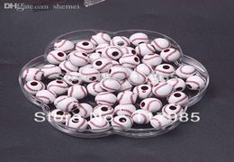 Perles de baseball en acrylique en acrylique entières entières 12 mm600pcslot pour les bracelets3714116