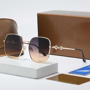 Hele Designer Zonnebril Luxe Merk zonnebril Outdoor Shades PC Frames Mode Klassieke Dame Brillen Mannen en Vrouwen Glass260G