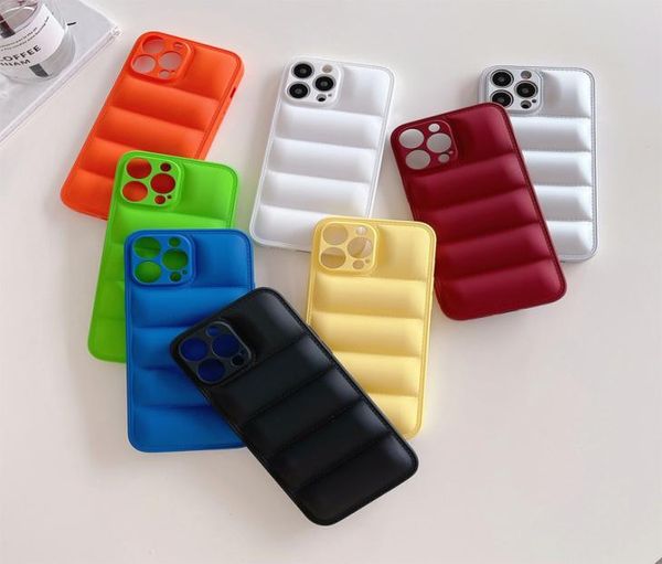 Fundas de teléfono con patrón de plumas de diseño de lujo a la moda para iPhone 13 Pro Max X Xr 11 12 Mini Xs 78Plus Soft TPU Shockpro8150925