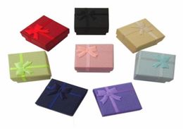 Caja de joyería entera 443 cm Caja de anillos de moda multicolor Pendientes Caja para colgantes Caja de regalo de embalaje de exhibición 48 piezas lote 7192953