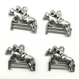 Lot entier 50 pièces chevalier cheval antique argent charmes pendentifs résultats de bijoux bricolage pour collier bracelet 17 20mm DH0809305Z