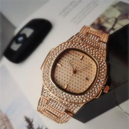 Ensemble Mens Women Designer Watch Bling Full Diamond Iced Out Montres Full Diamond Automatic Wristwatch190n