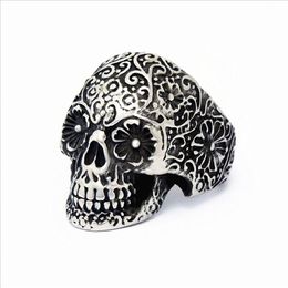Tout nouveau 50 pièces hommes en acier inoxydable argent Punk Rock gothique crâne Biker bijoux anneaux nouvelle arrivée 3105