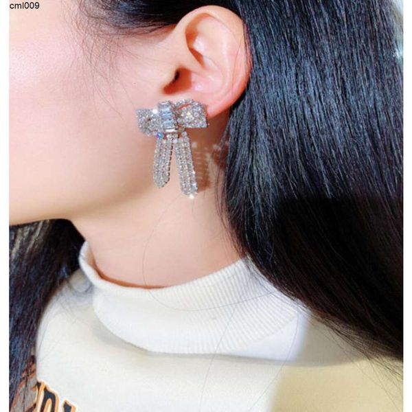 STYLE INS INS Fashion Luxury Designer Super Glittering Diamonds Zircon Mignon Boulnes boucles d'oreilles de goujon pour femme