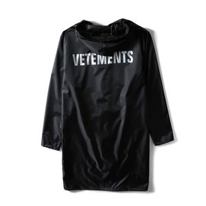 Hele Vetements Letter Gedrukte vrouwen Men Waterdichte jas jas Oversized nuttige Raincoat Hiphop Men Jackets Wind Breaker267S