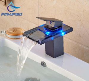 Entier entier et vente au détail 3 Couleurs LED Changer la cascade de salle de bain robinet vanité lavabo mélangeur à huile frottée bronze robinets1857551