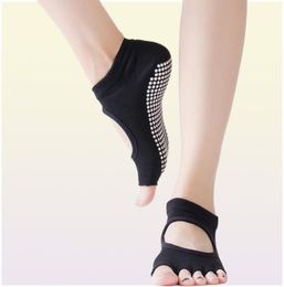 Whole2019 Nuevos calcetines de yoga de dispensación de diles Damas Damas Nonslip Expuesto Toe Backless Gym FiveFinger Socks Sports S5895569