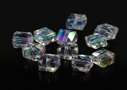 Perles de bicone entier 4 mm 115LOT Perles en verre en cristal en vrac tchèque Perles en verre à facettes pour bacs à oreilles de bijoux de bricolage Collier Brace3711573