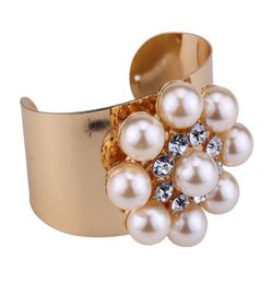 Diseñador de lujo de WholeFashion Ins Exagerado Exagerado Hermoso Diamante Cristal Pearl Pearl Bangle Brazle para mujer5402082